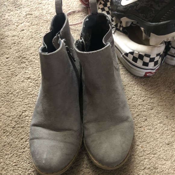 Old Navy Other - Old Navy gray booties girls size 1.